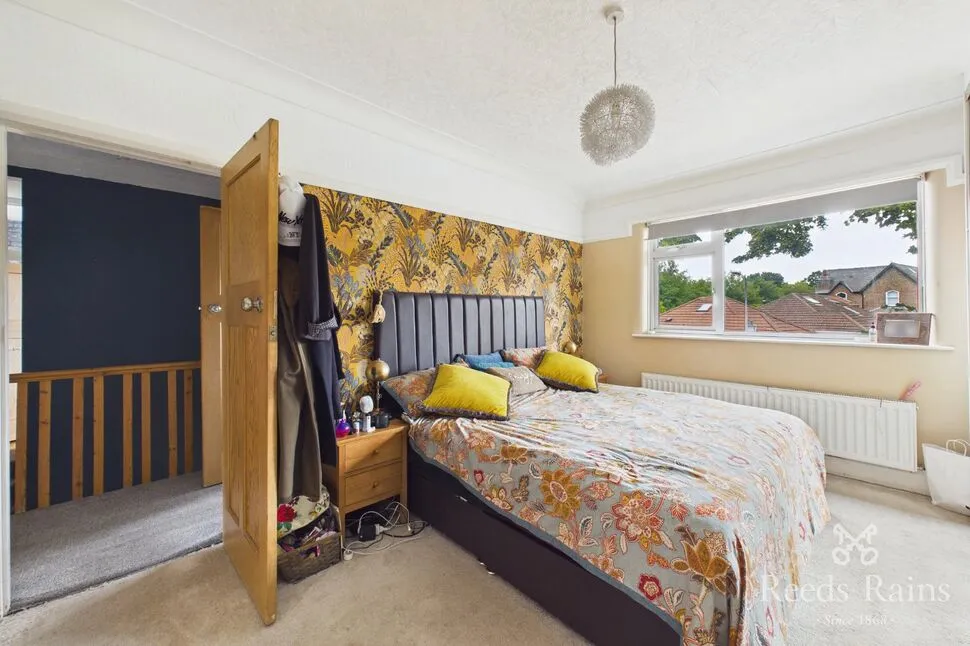 South Grove, Sale, M33, photo 13
