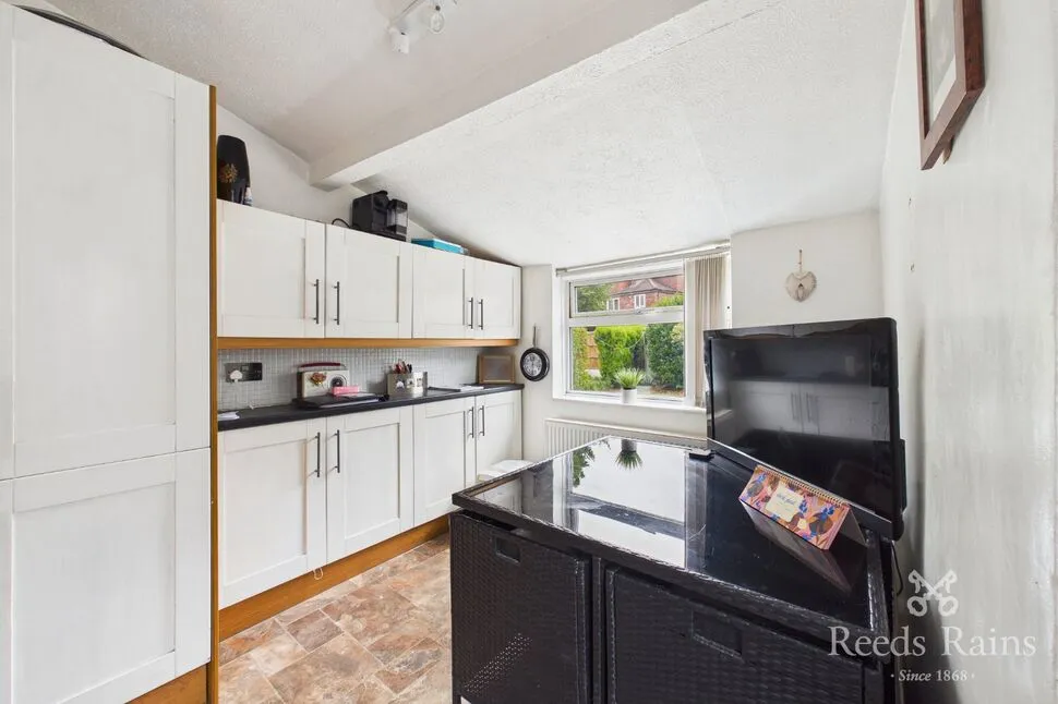 South Grove, Sale, M33, photo 12