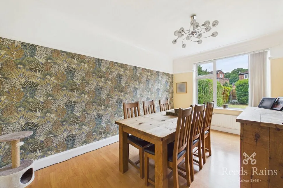 South Grove, Sale, M33, photo 9