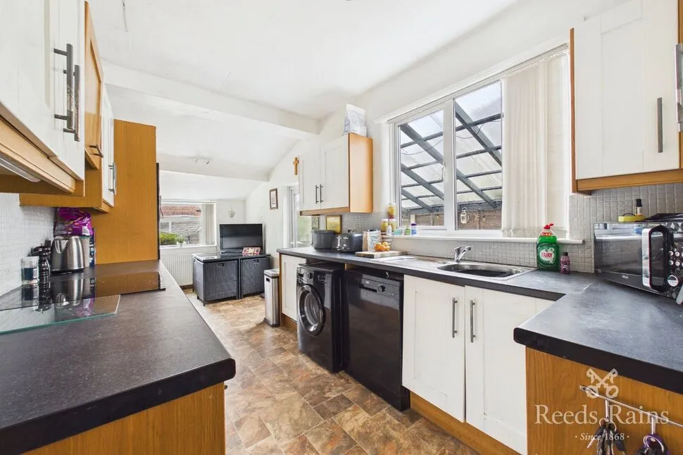 South Grove, Sale, M33, photo 10