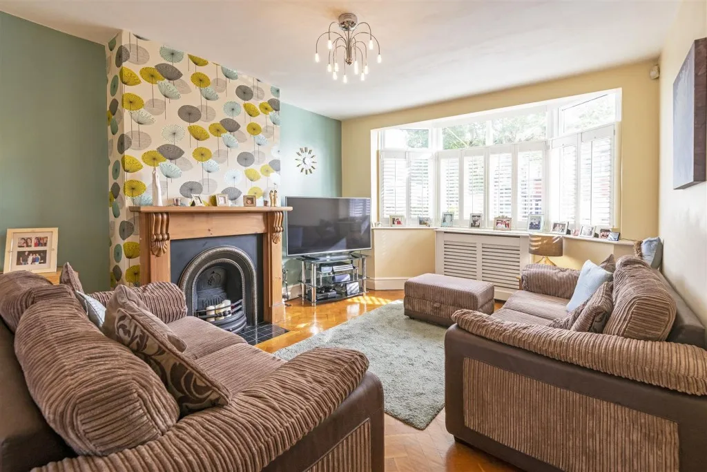 Earlshall Road, London, SE9, photo 2
