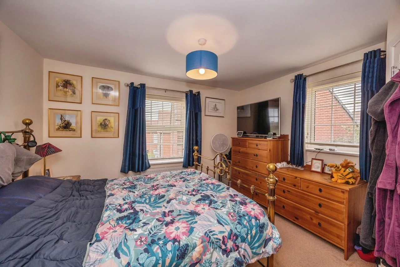 Endal Way, Clanfield, PO8, photo 4
