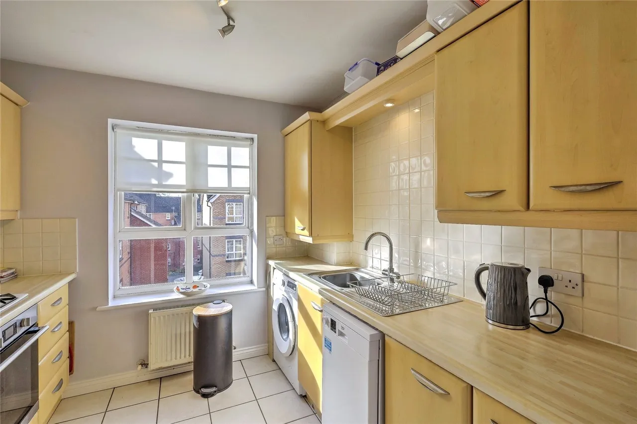 Beckets View, Northampton, Northamptonshire, NN1, photo 12