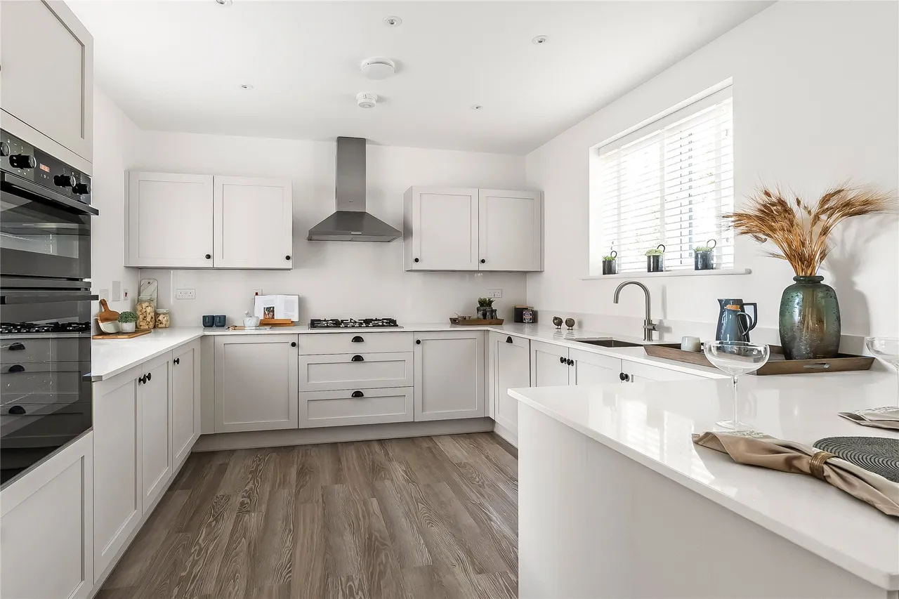 Brox Road, Ottershaw, KT16, photo 6