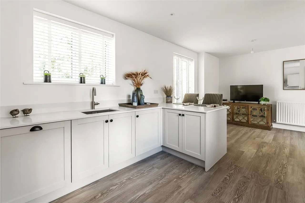 Brox Road, Ottershaw, KT16, photo 12