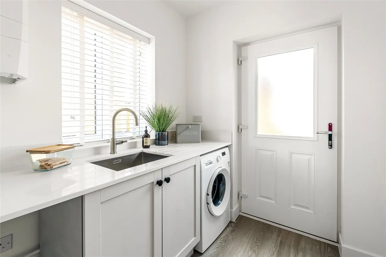 Brox Road, Ottershaw, KT16, photo 5