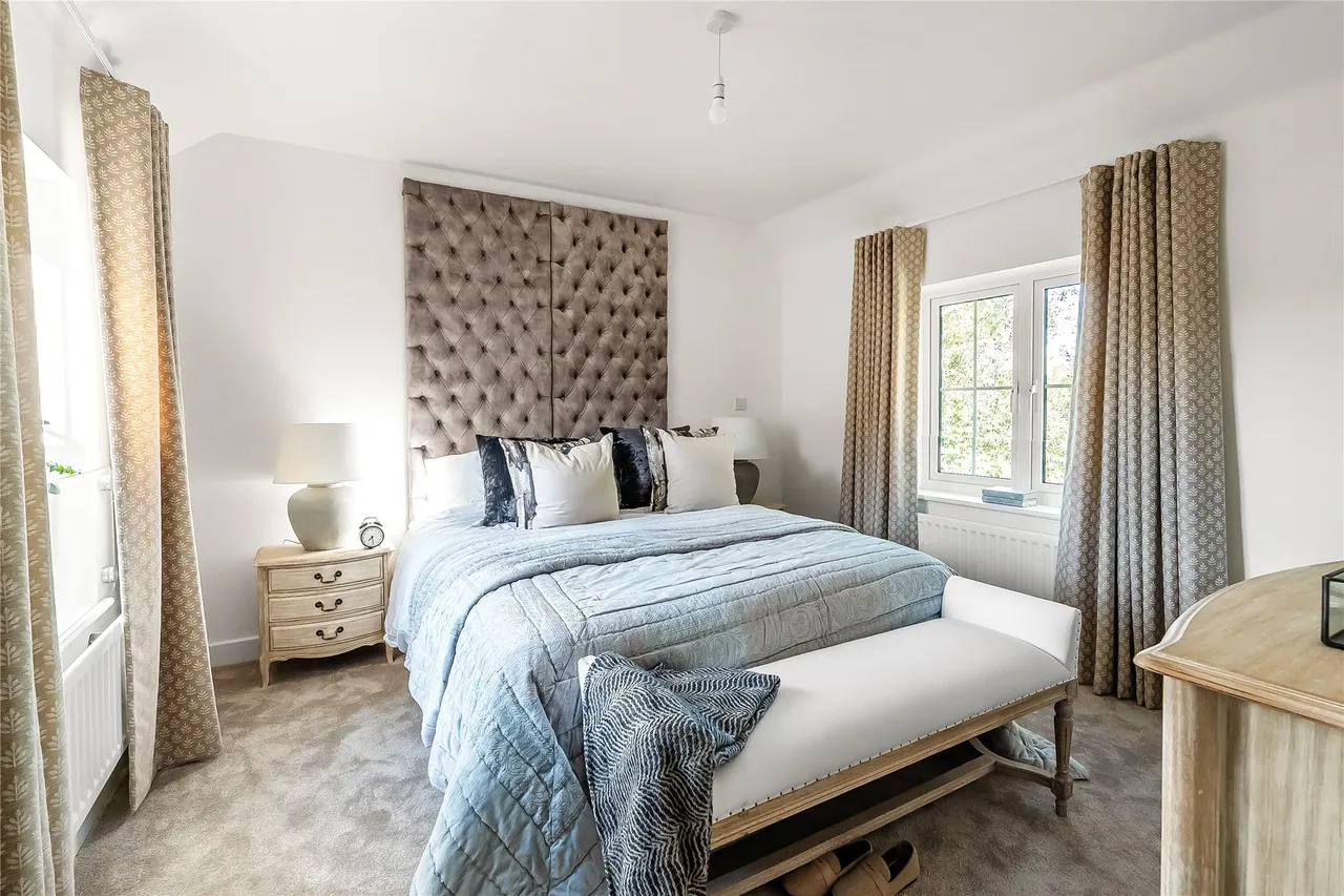 Brox Road, Ottershaw, KT16, photo 11