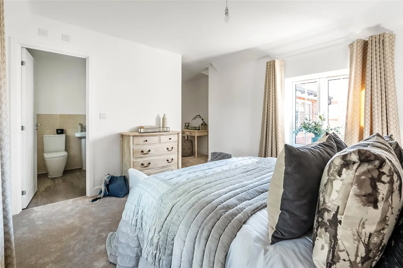 Brox Road, Ottershaw, KT16, photo 10