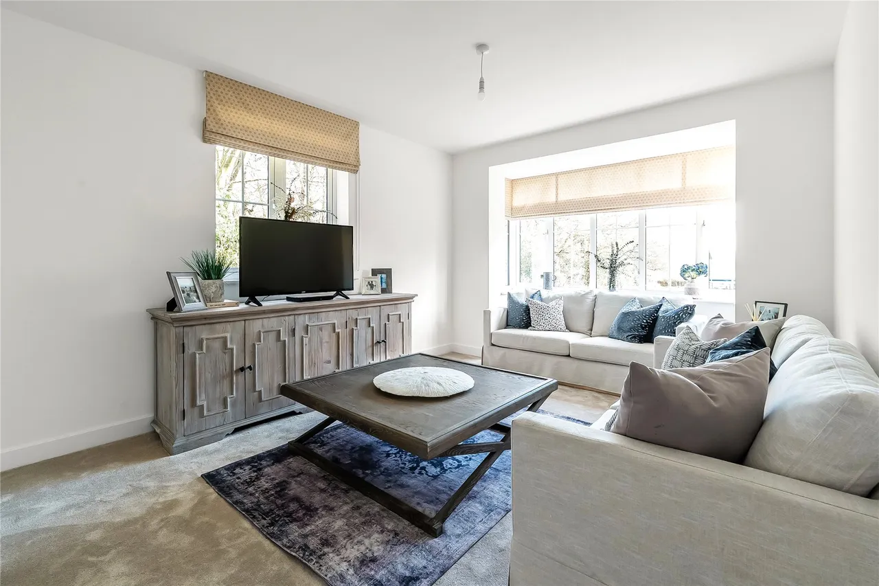 Brox Road, Ottershaw, KT16, photo 13