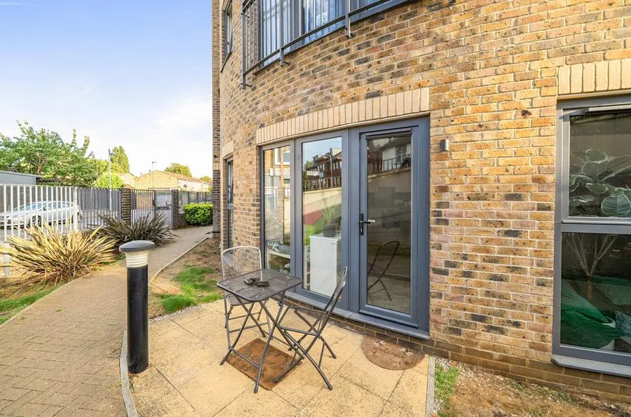 Waterloo Road, Uxbridge, UB8, photo 11