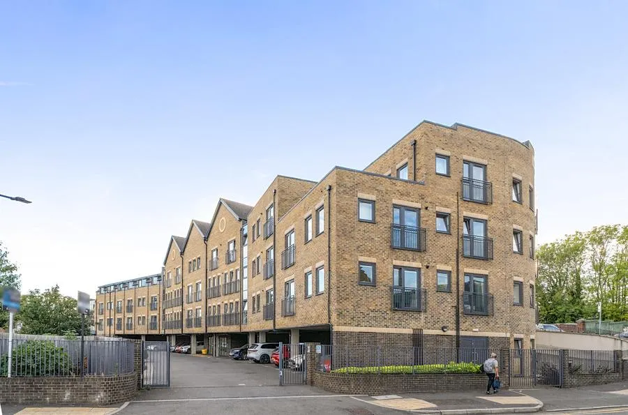 Waterloo Road, Uxbridge, UB8, photo 13
