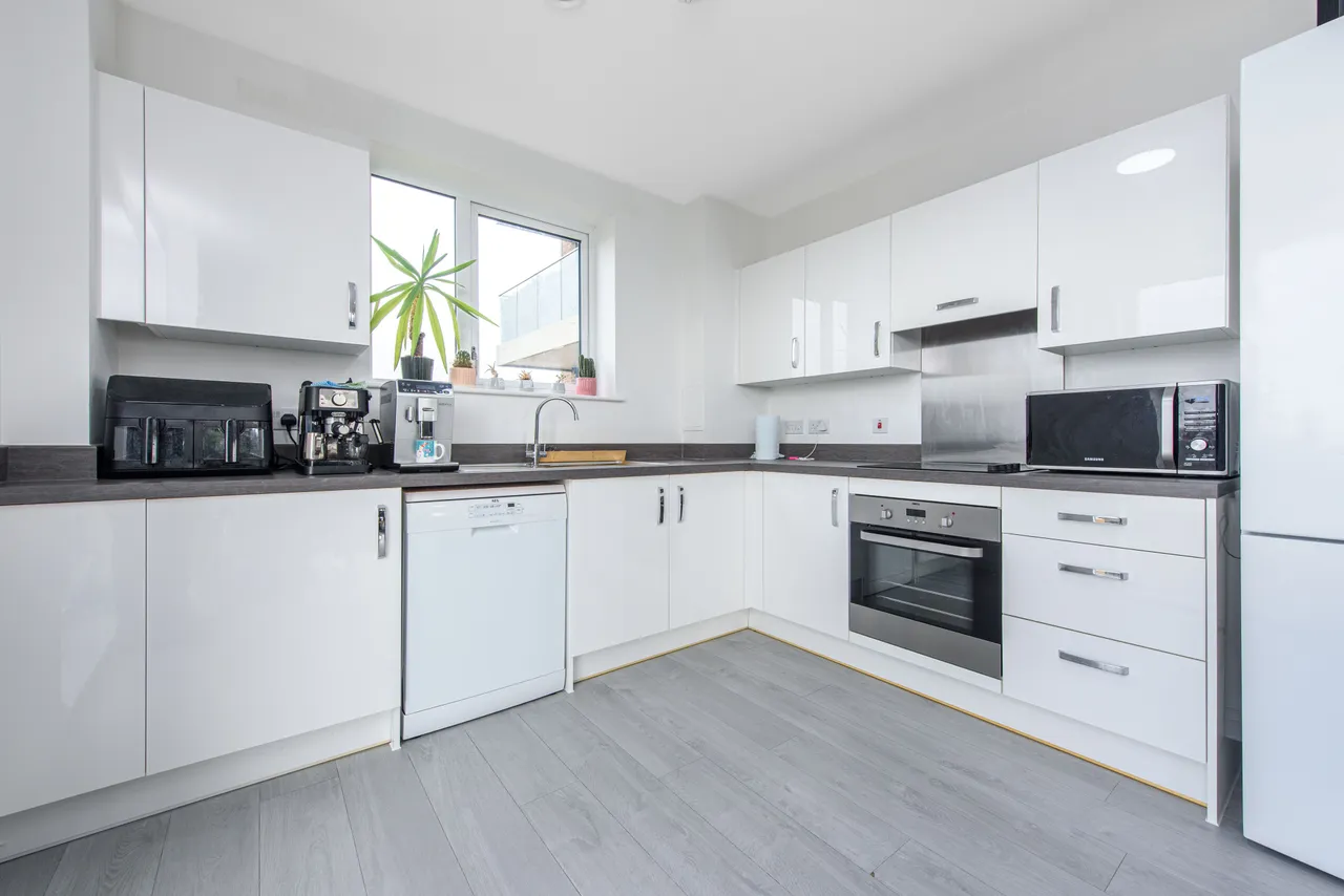 Flat 30, 1 Trobridge Parade, Grahame Park Way, London, photo 4