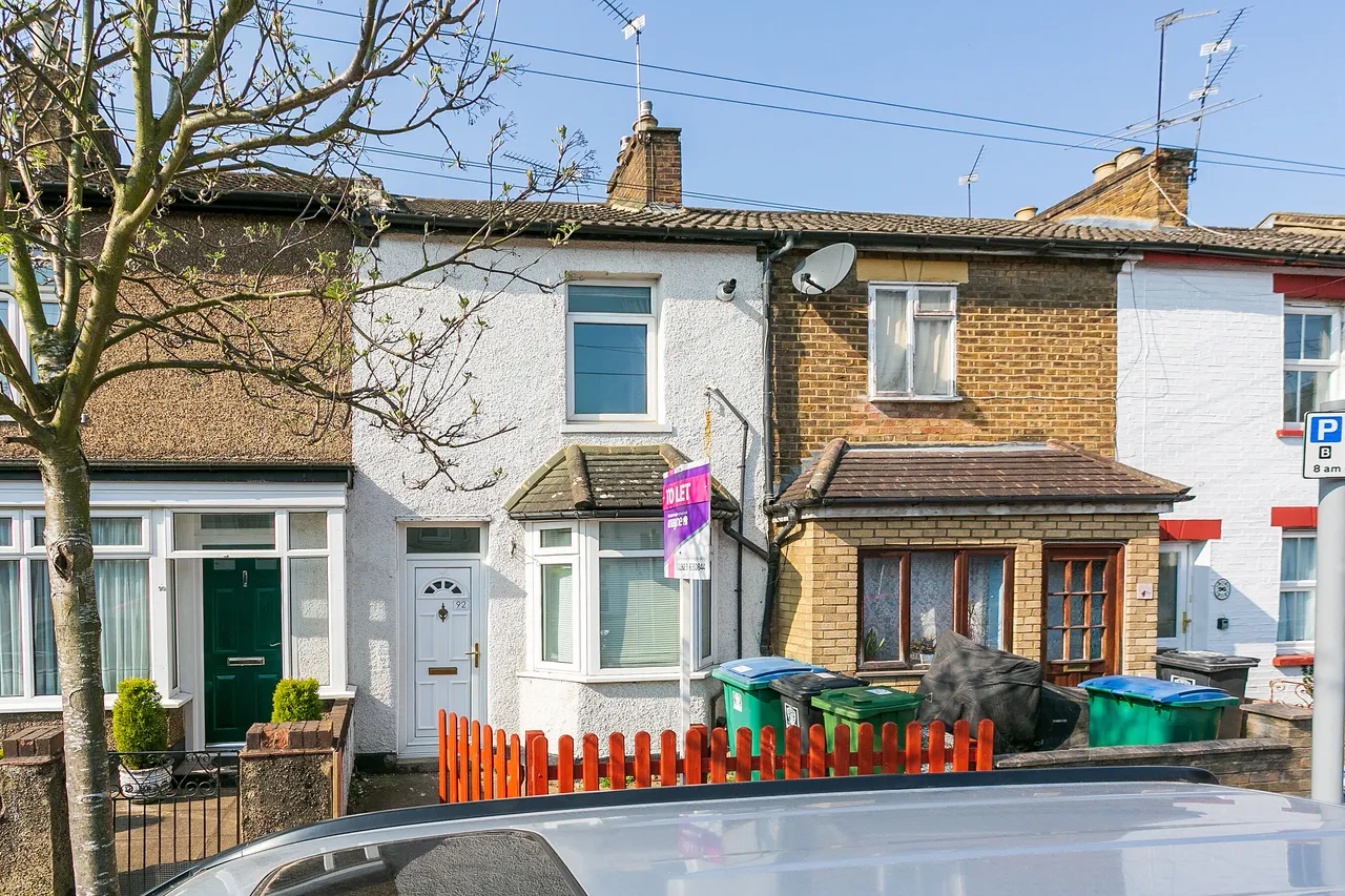2 bed house to rent — 92 Sotheron Road, Watford