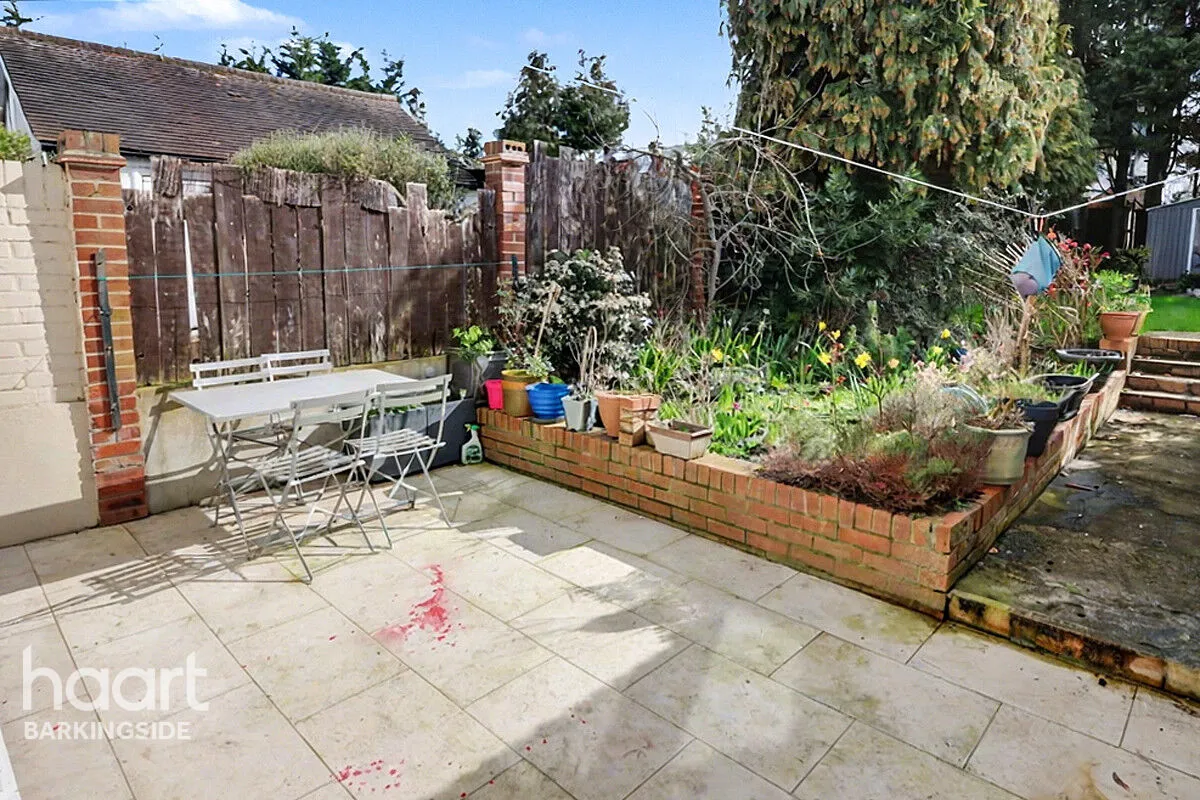Herent Drive, Clayhall, IG5, photo 19
