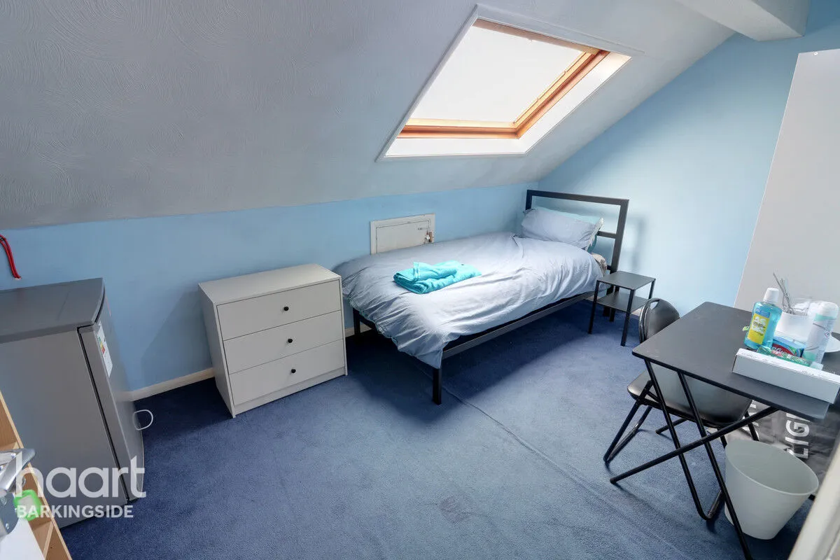 Herent Drive, Clayhall, IG5, photo 15