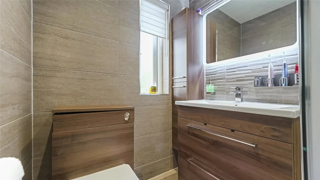 Zena Crescent, Barmulloch, Glasgow, G33, photo 10