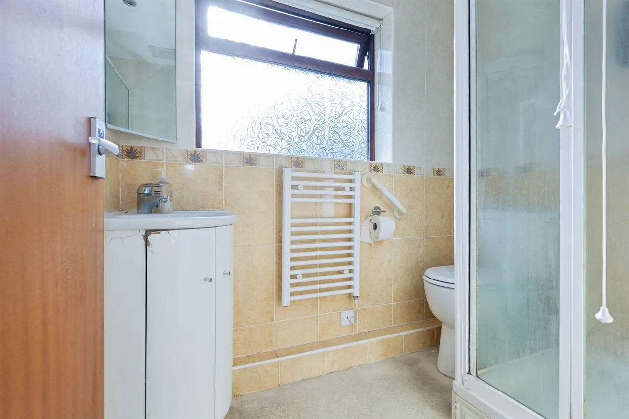 Blackthorn Drive, Leicester, LE4, photo 13
