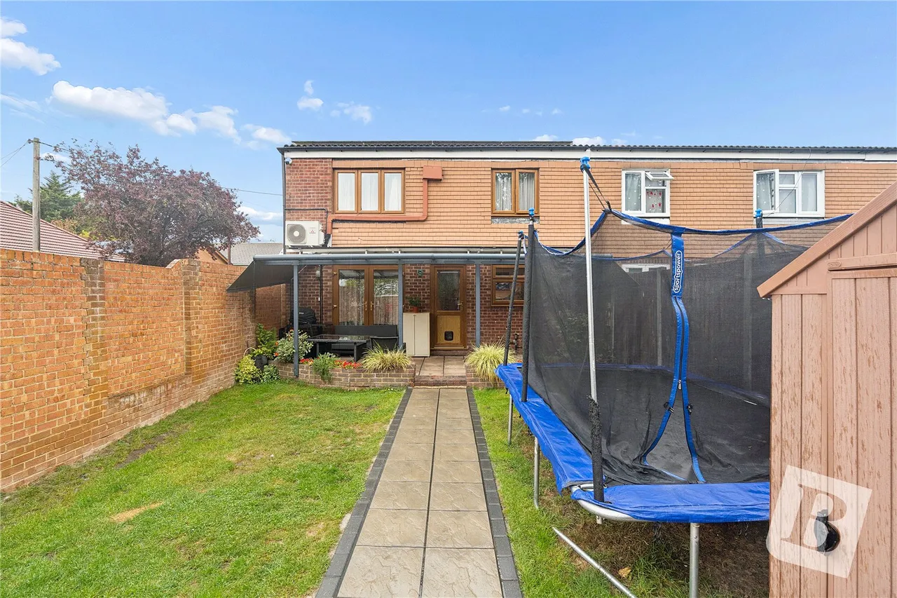 Clover Close, Basildon, SS16, photo 13