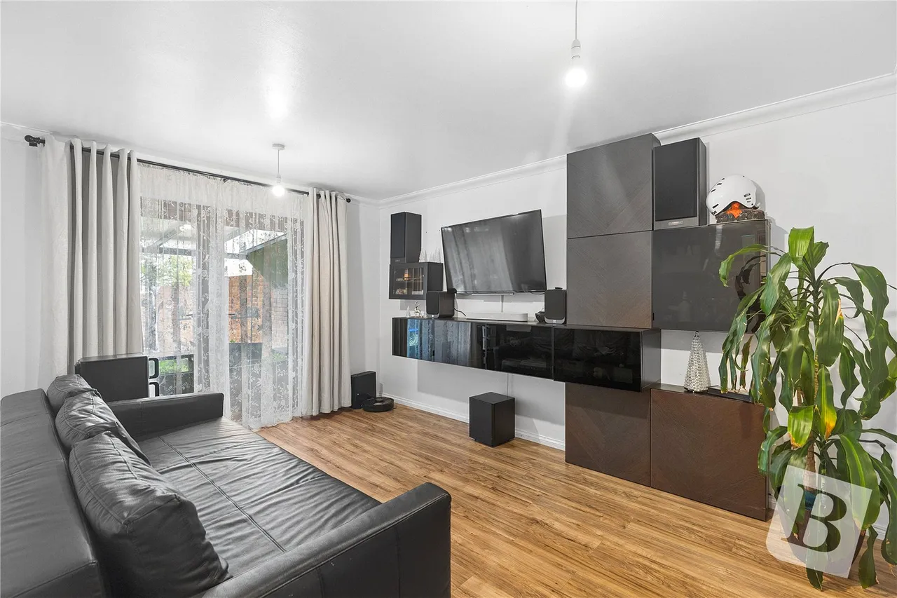 Clover Close, Basildon, SS16, photo 3