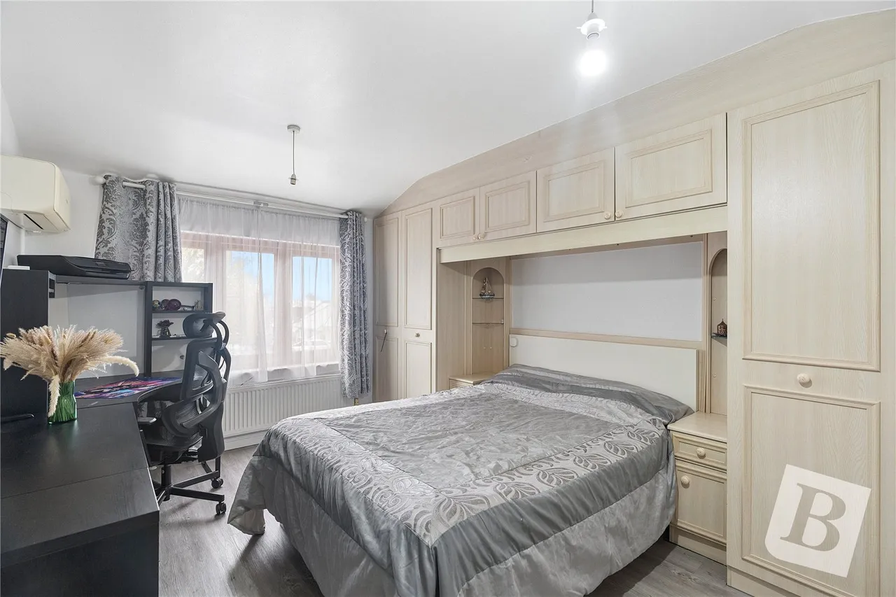 Clover Close, Basildon, SS16, photo 12