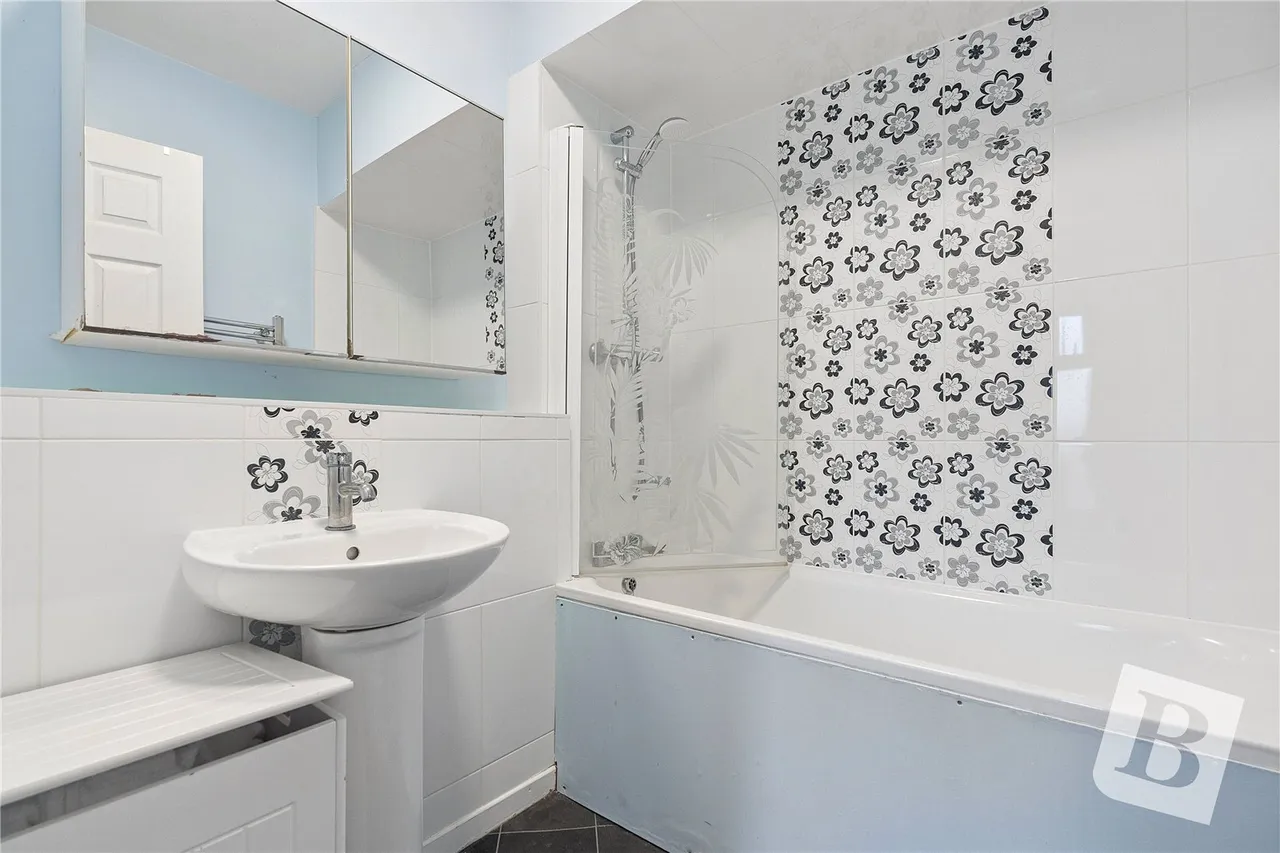 Clover Close, Basildon, SS16, photo 7