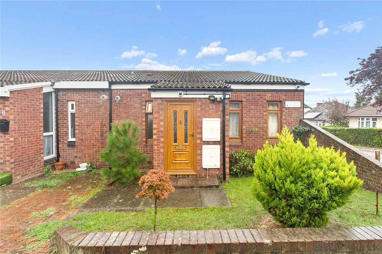 3 bed house for sale, Clover Close, Basildon, SS16