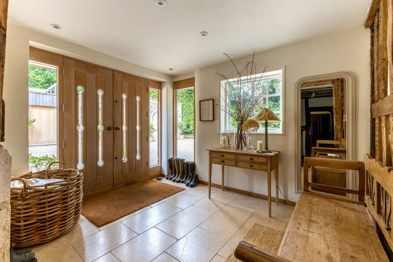 Abbotts Barton, Winchester, Hampshire, SO23 7HY, photo 9