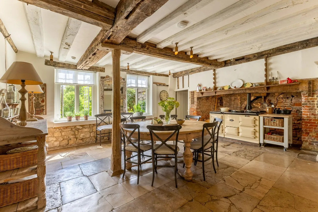 Abbotts Barton, Winchester, Hampshire, SO23 7HY, photo 6