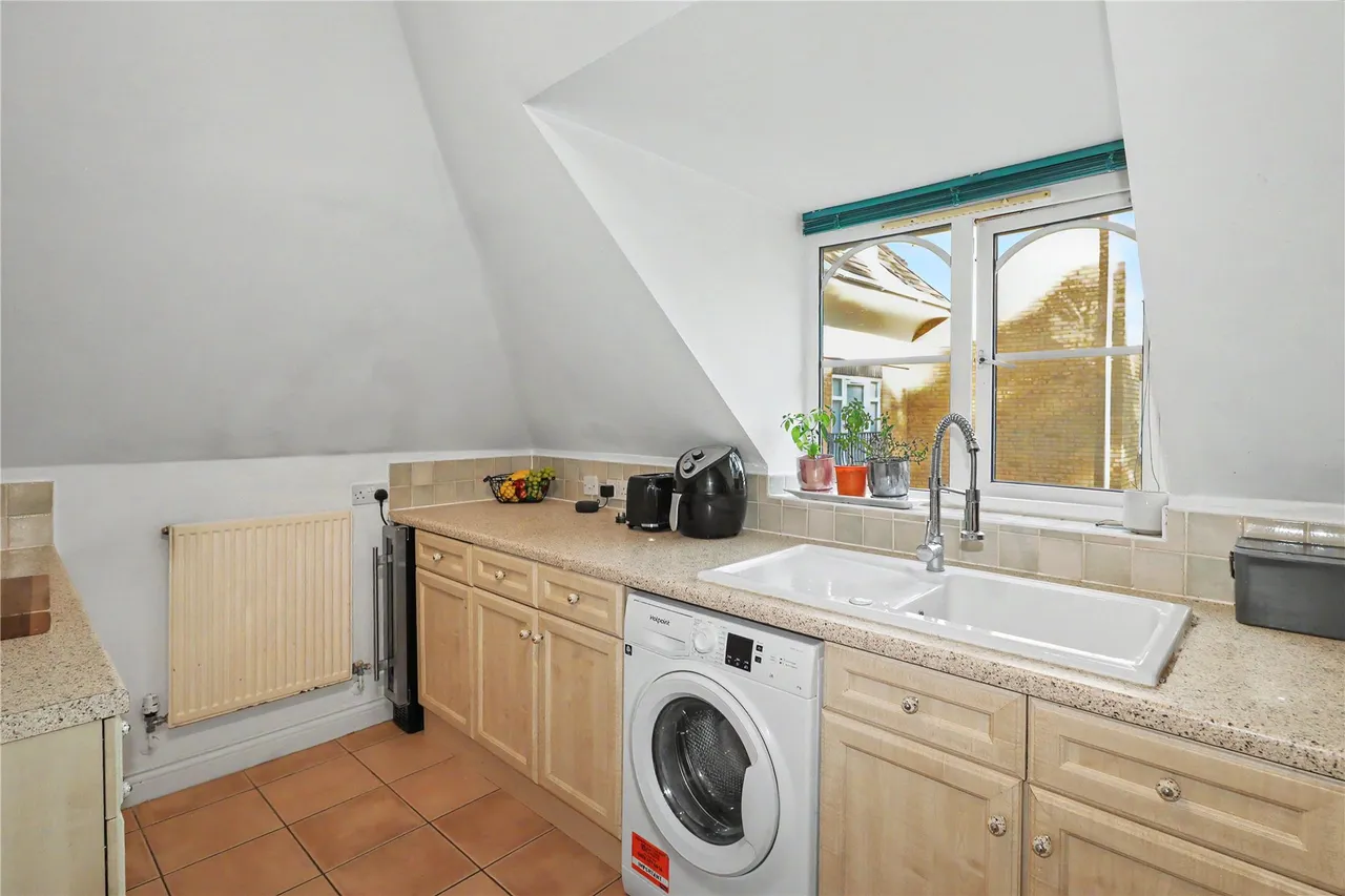 Century Court, Woking, GU21, photo 8