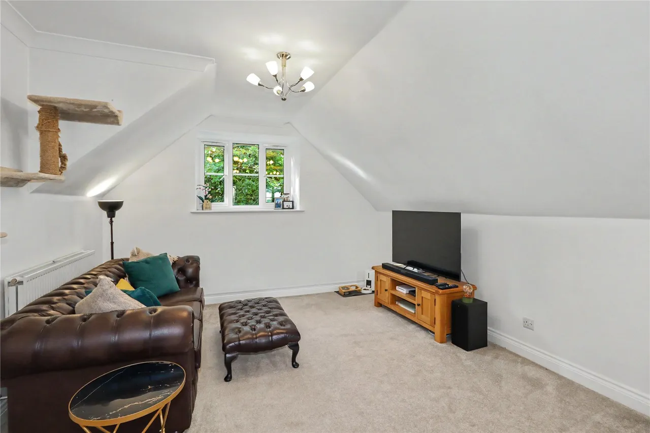 Century Court, Woking, GU21, photo 9