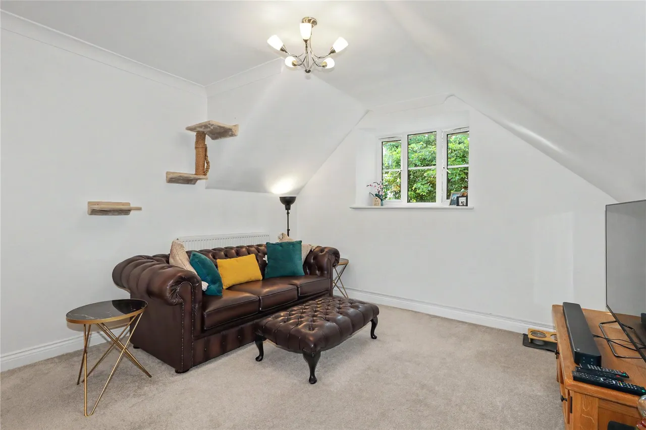 Century Court, Woking, GU21, photo 10