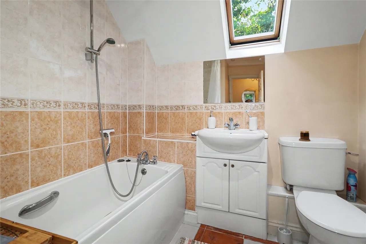 Century Court, Woking, GU21, photo 5
