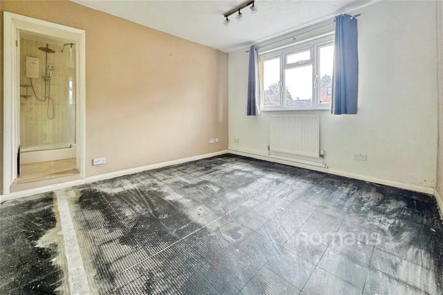 St. Michaels Road, Sandhurst, GU47, photo 8