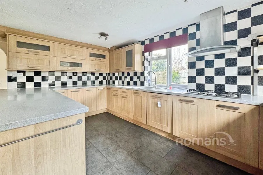 St. Michaels Road, Sandhurst, GU47, photo 4