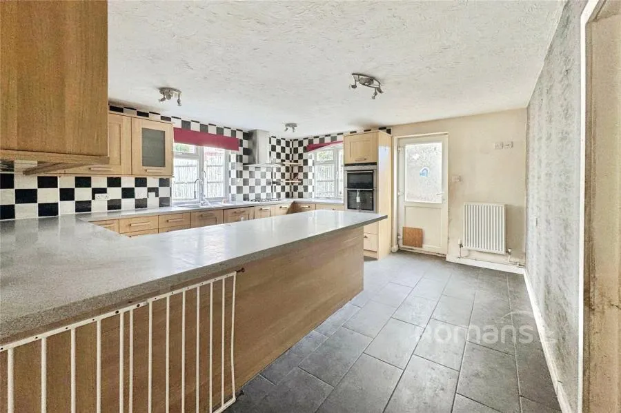 St. Michaels Road, Sandhurst, GU47, photo 3