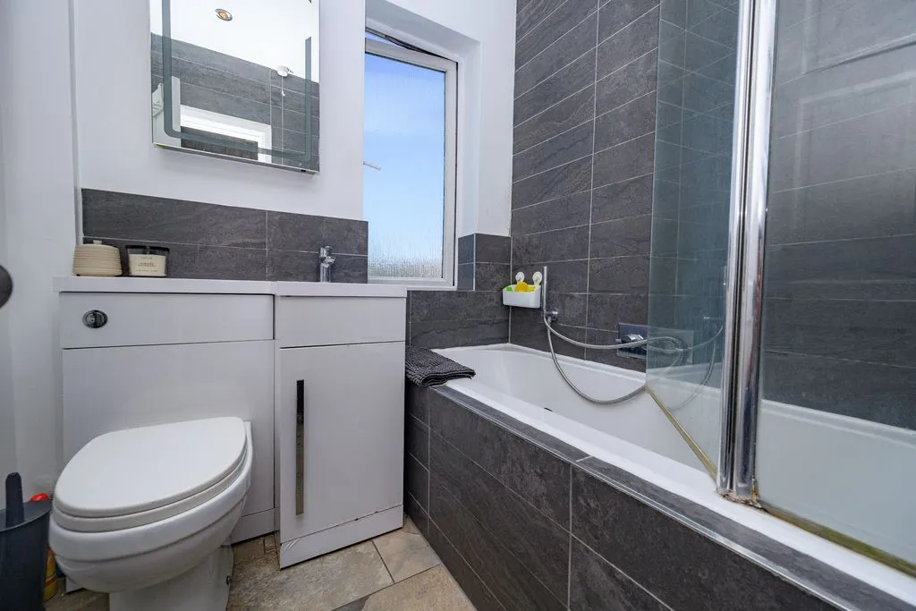 Holme Close, Hatfield AL10 9LQ, photo 5