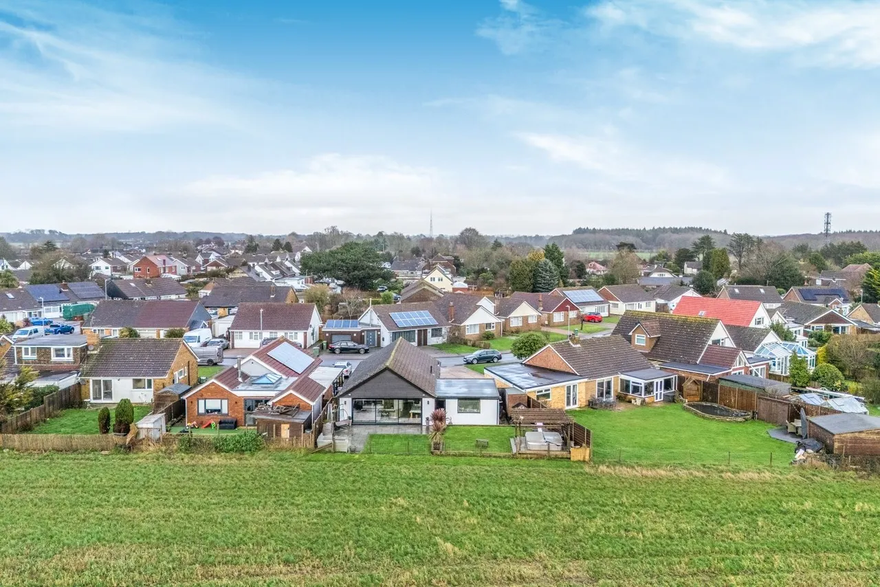 Minter Avenue, Densole, CT18, photo 26