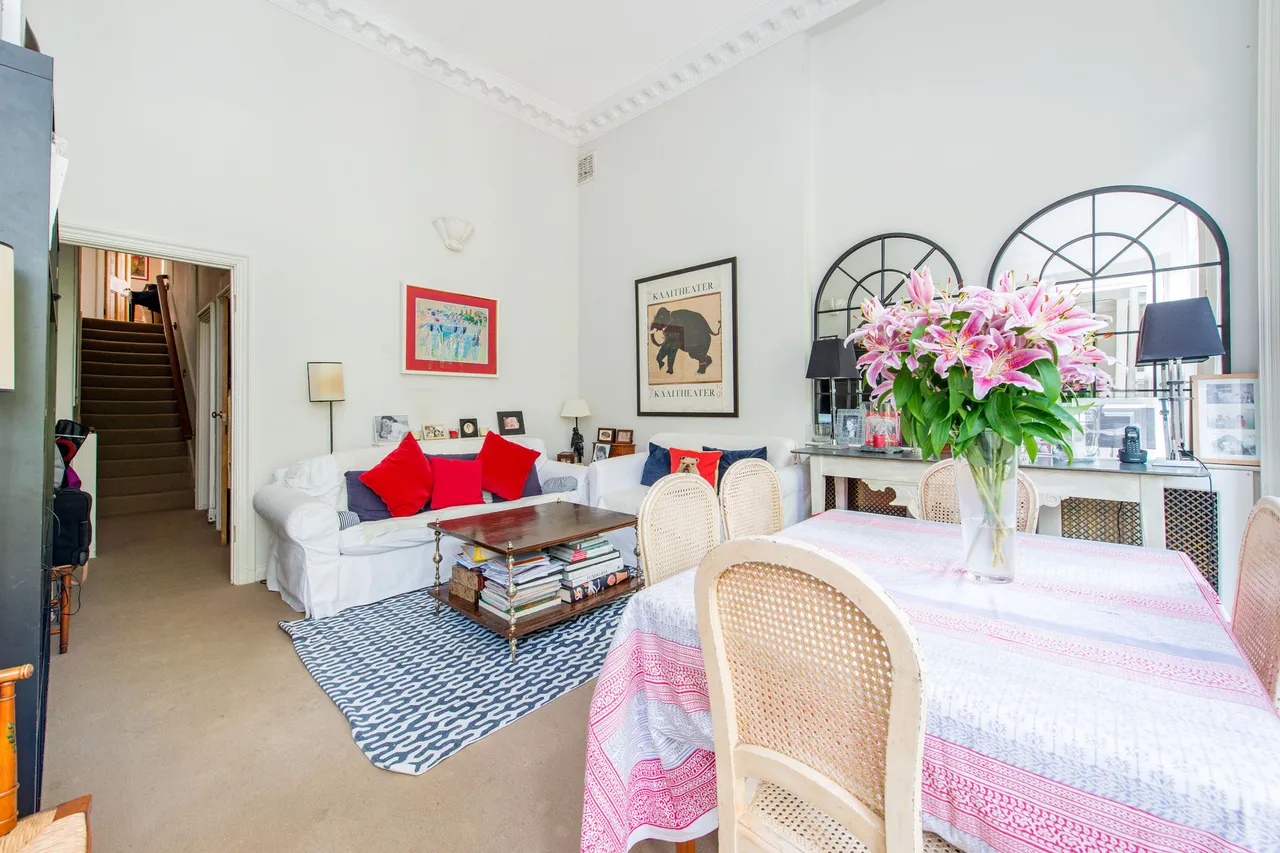 Flat 5, 33-34 Nevern Square, London, photo 6