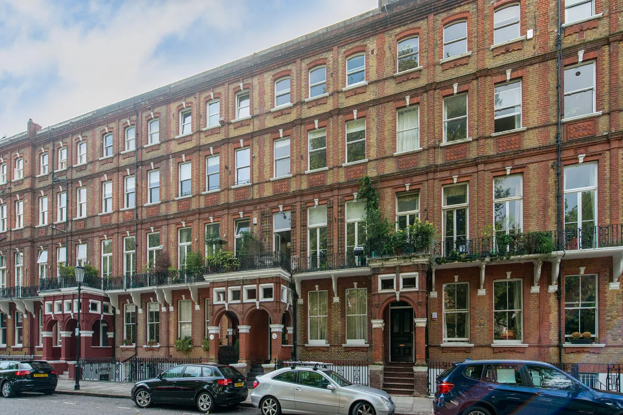 Flat 5, 33-34 Nevern Square, London, photo 11