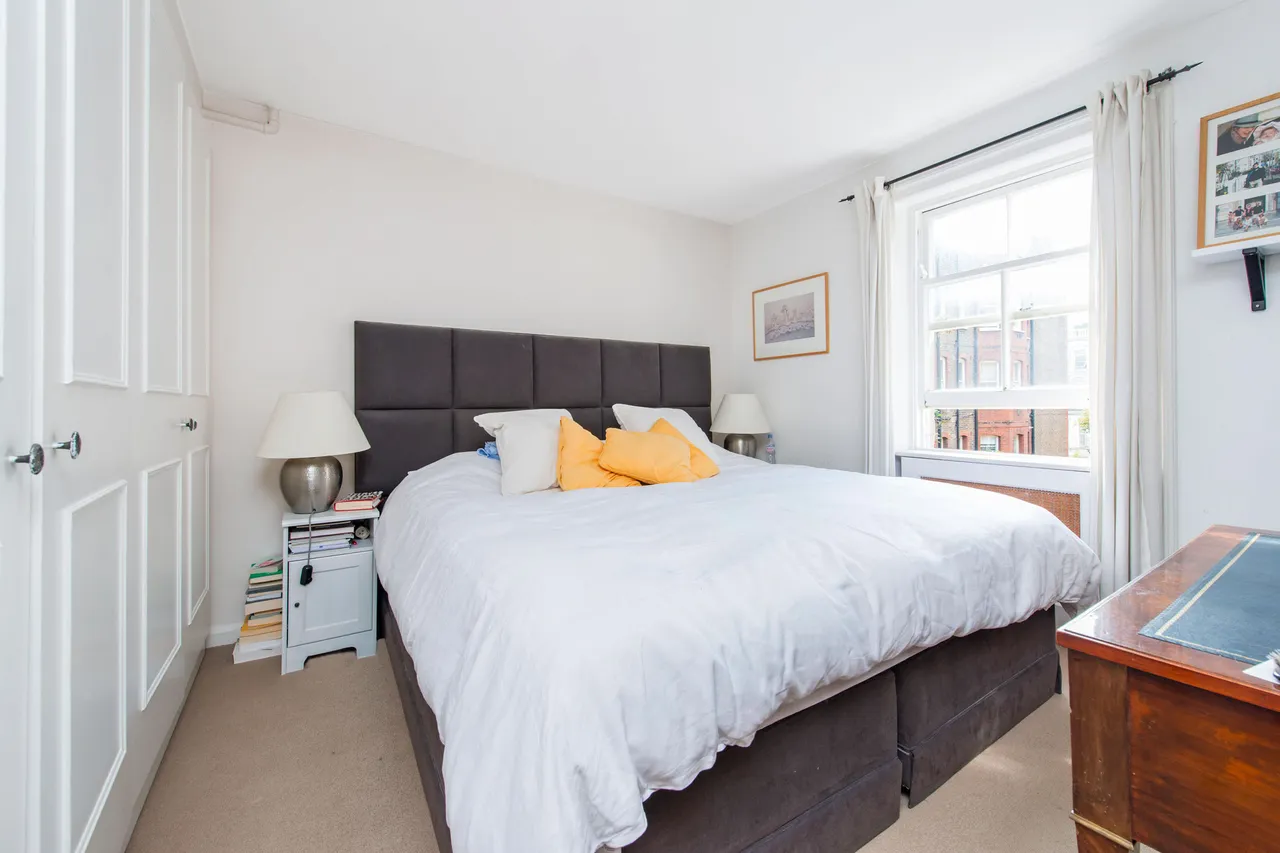 Flat 5, 33-34 Nevern Square, London, photo 5