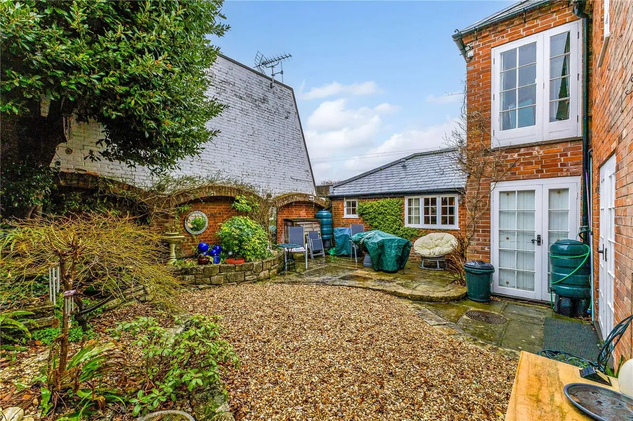 Quay Road, Lymington, Hampshire, SO41 3AX, photo 11
