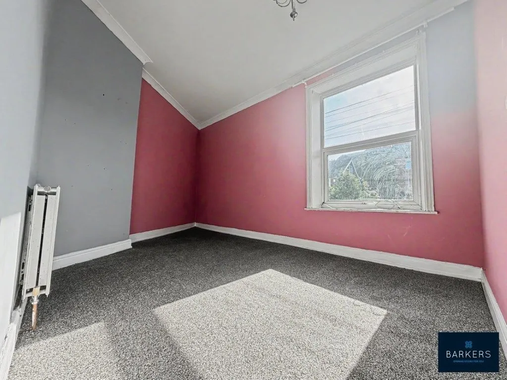 Kilpin Hill Lane, Dewsbury WF13 4BG, photo 5