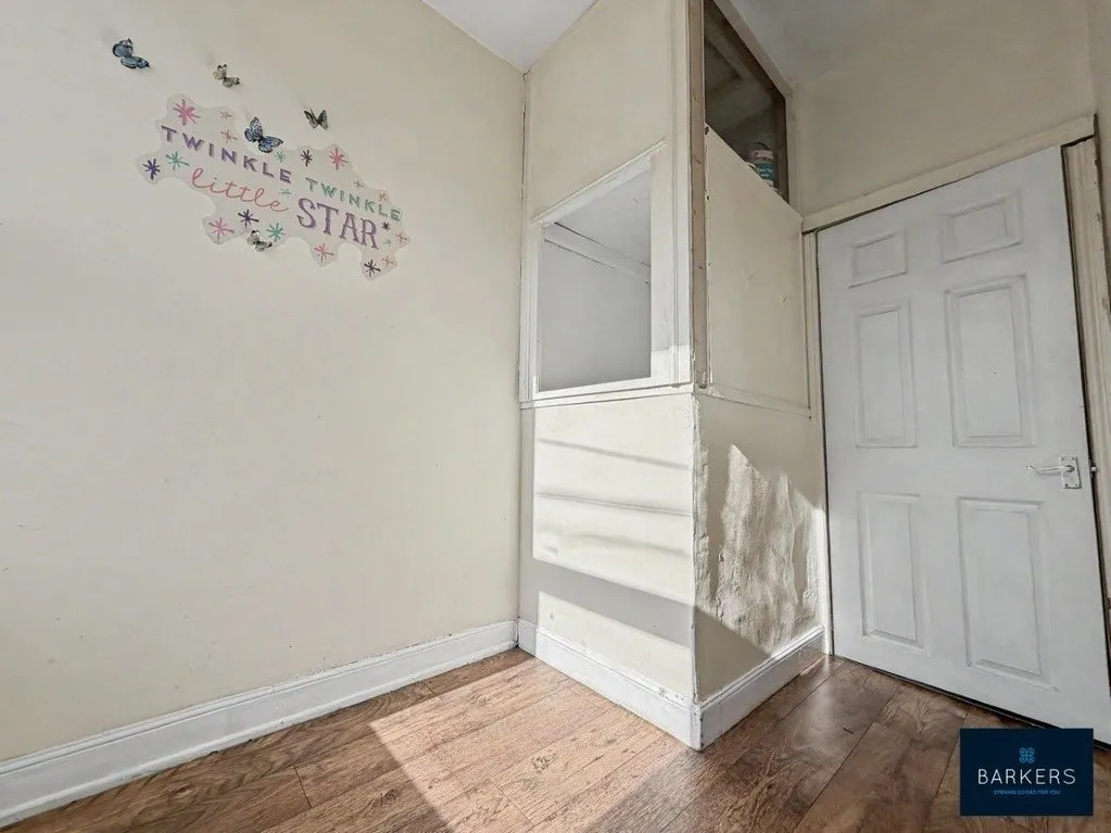 Kilpin Hill Lane, Dewsbury WF13 4BG, photo 6