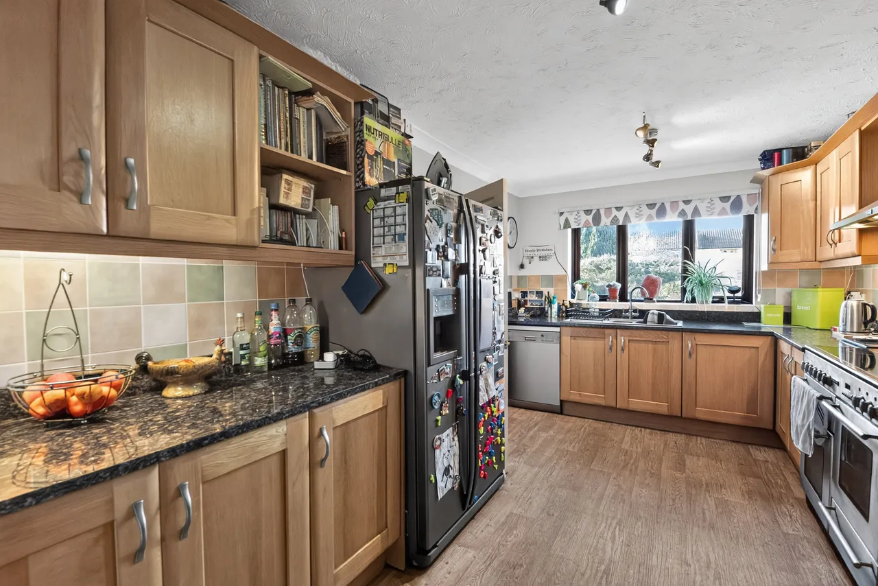 Eagle Gardens, Yeovil, BA22, photo 2