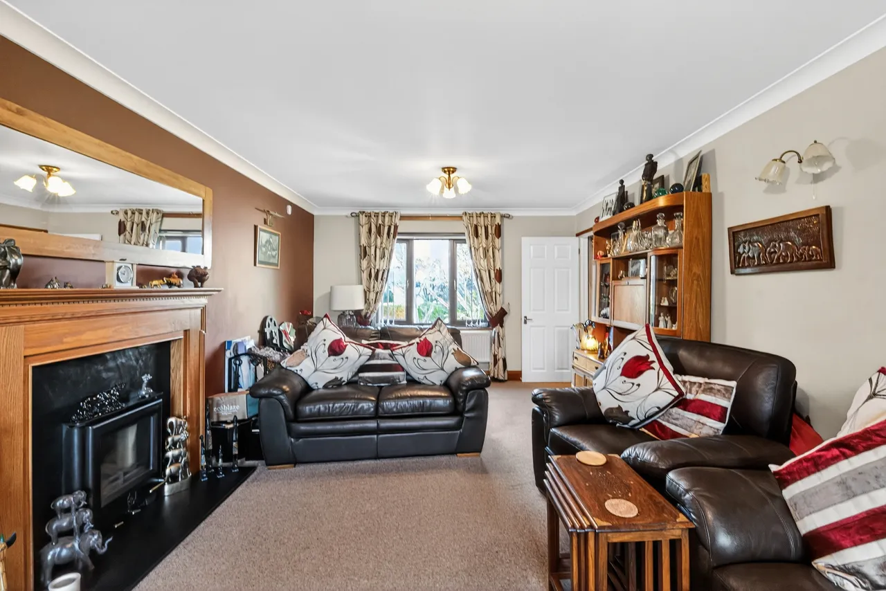 Eagle Gardens, Yeovil, BA22, photo 3