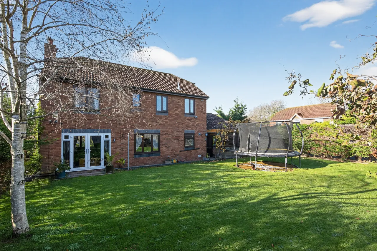Eagle Gardens, Yeovil, BA22, photo 18
