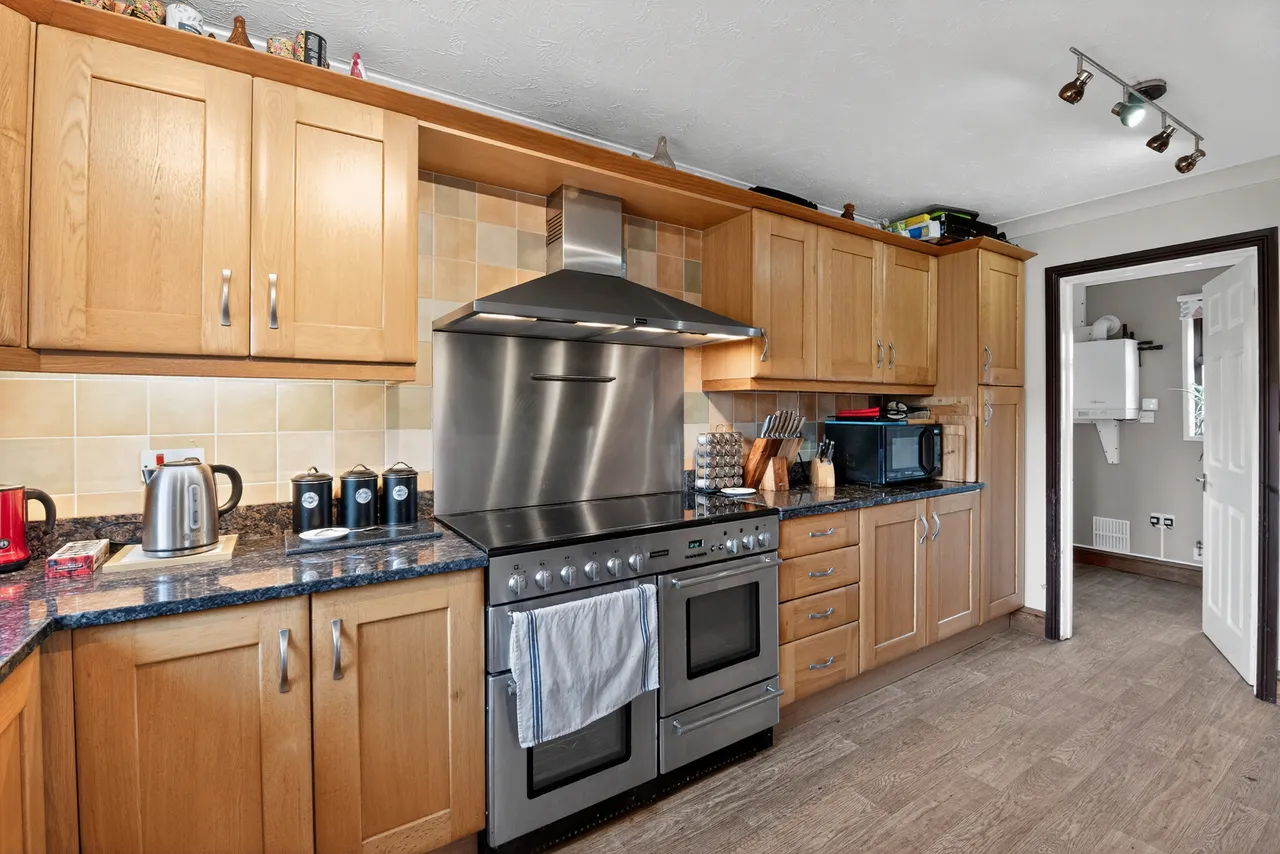 Eagle Gardens, Yeovil, BA22, photo 5