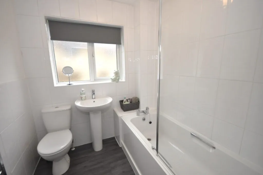 Laneside Hollow, Northampton, photo 16