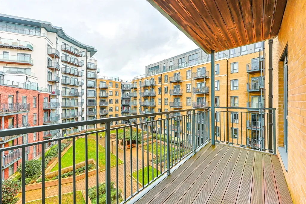 Caversham Road, Beaufort Park, NW9, photo 14