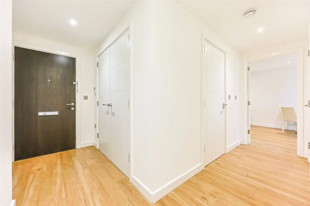 Caversham Road, Beaufort Park, NW9, photo 13